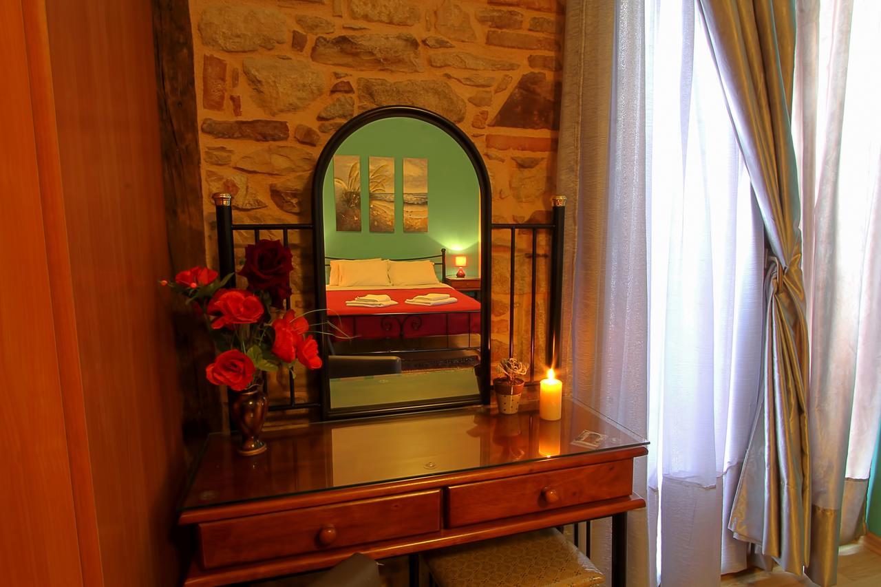 Ionia Rooms Chios Town Eksteriør billede